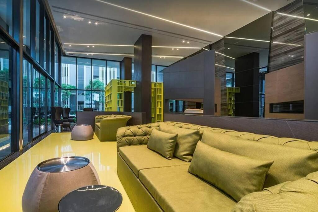 The Base Condo Center Of Pattaya Rooftop Swimming Pool Exteriör bild