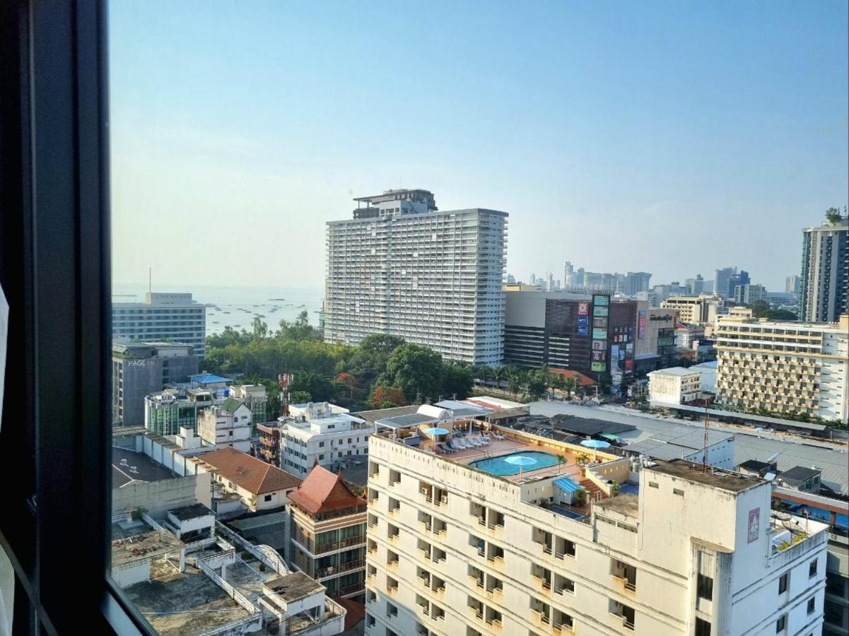 The Base Condo Center Of Pattaya Rooftop Swimming Pool Exteriör bild