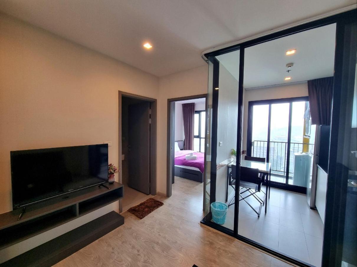 The Base Condo Center Of Pattaya Rooftop Swimming Pool Exteriör bild