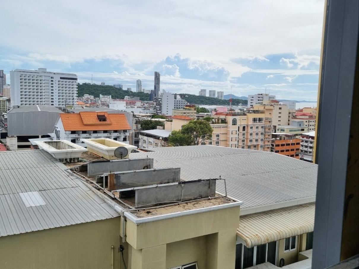 The Base Condo Center Of Pattaya Rooftop Swimming Pool Exteriör bild