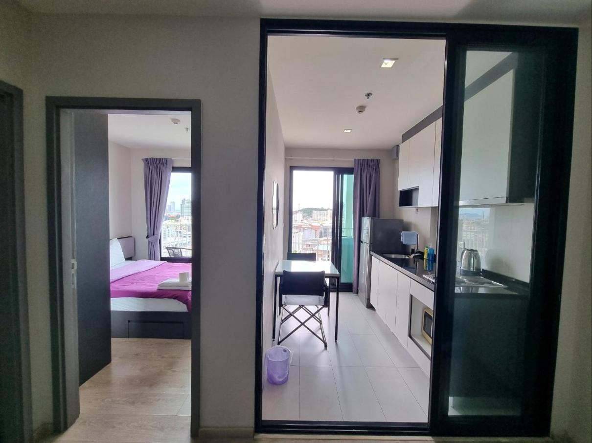 The Base Condo Center Of Pattaya Rooftop Swimming Pool Exteriör bild