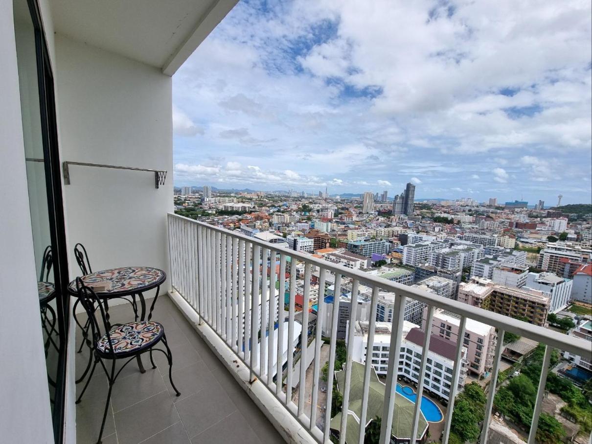 The Base Condo Center Of Pattaya Rooftop Swimming Pool Exteriör bild