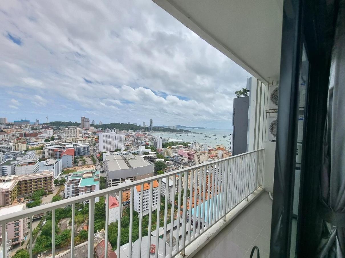 The Base Condo Center Of Pattaya Rooftop Swimming Pool Exteriör bild