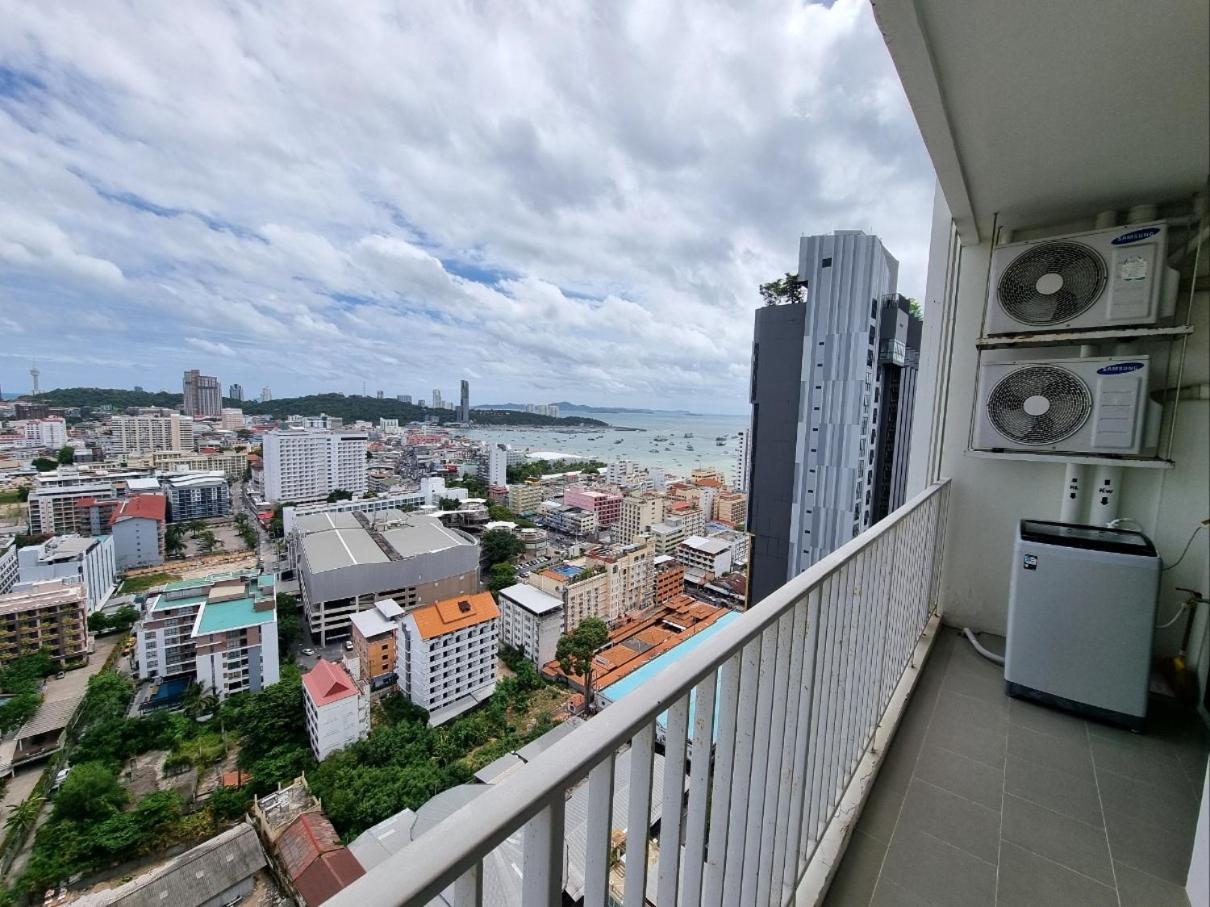 The Base Condo Center Of Pattaya Rooftop Swimming Pool Exteriör bild