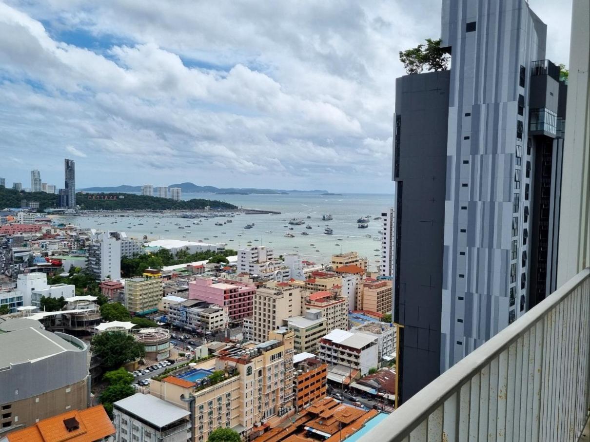 The Base Condo Center Of Pattaya Rooftop Swimming Pool Exteriör bild