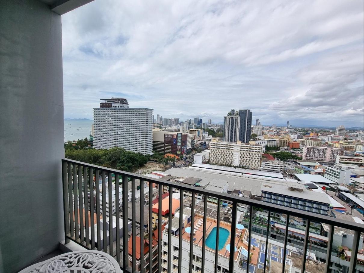 The Base Condo Center Of Pattaya Rooftop Swimming Pool Exteriör bild