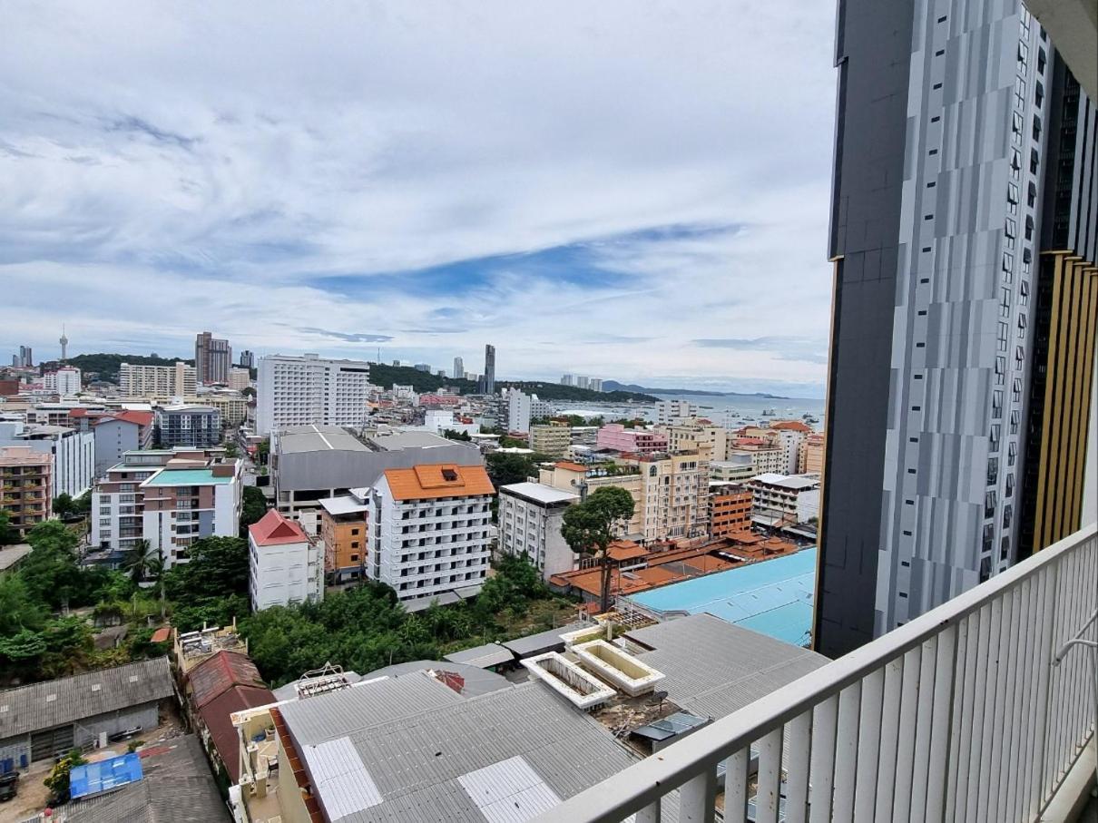 The Base Condo Center Of Pattaya Rooftop Swimming Pool Exteriör bild
